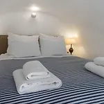 Alexander 3* Imerovigli (Santorini)