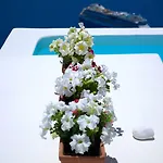 Alexander 3* Imerovigli (Santorini)