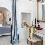 Alexander 3* Imerovigli (Santorini)