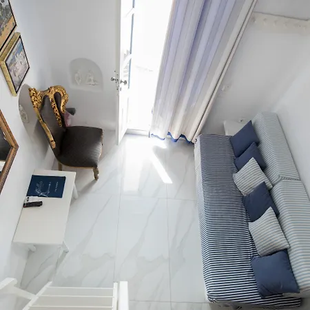 Alexander 3* Imerovigli (Santorini)