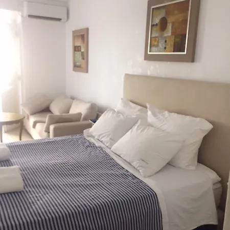 Alexander Hotel