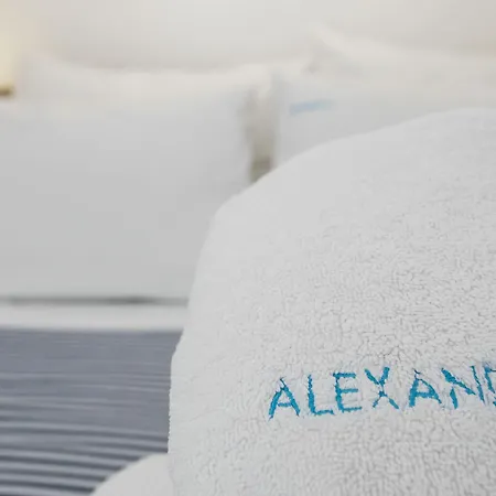 Alexander 3* Imerovigli (Santorini)