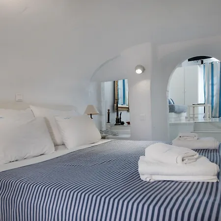 Alexander 3* Imerovigli (Santorini)