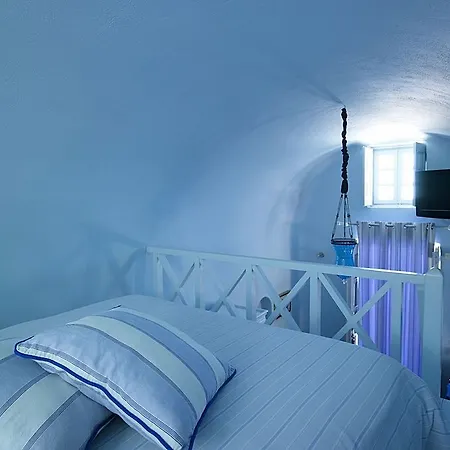Alexander 3* Imerovigli (Santorini)