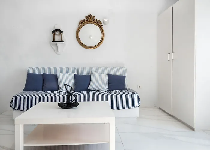 Alexander ホテル 3*